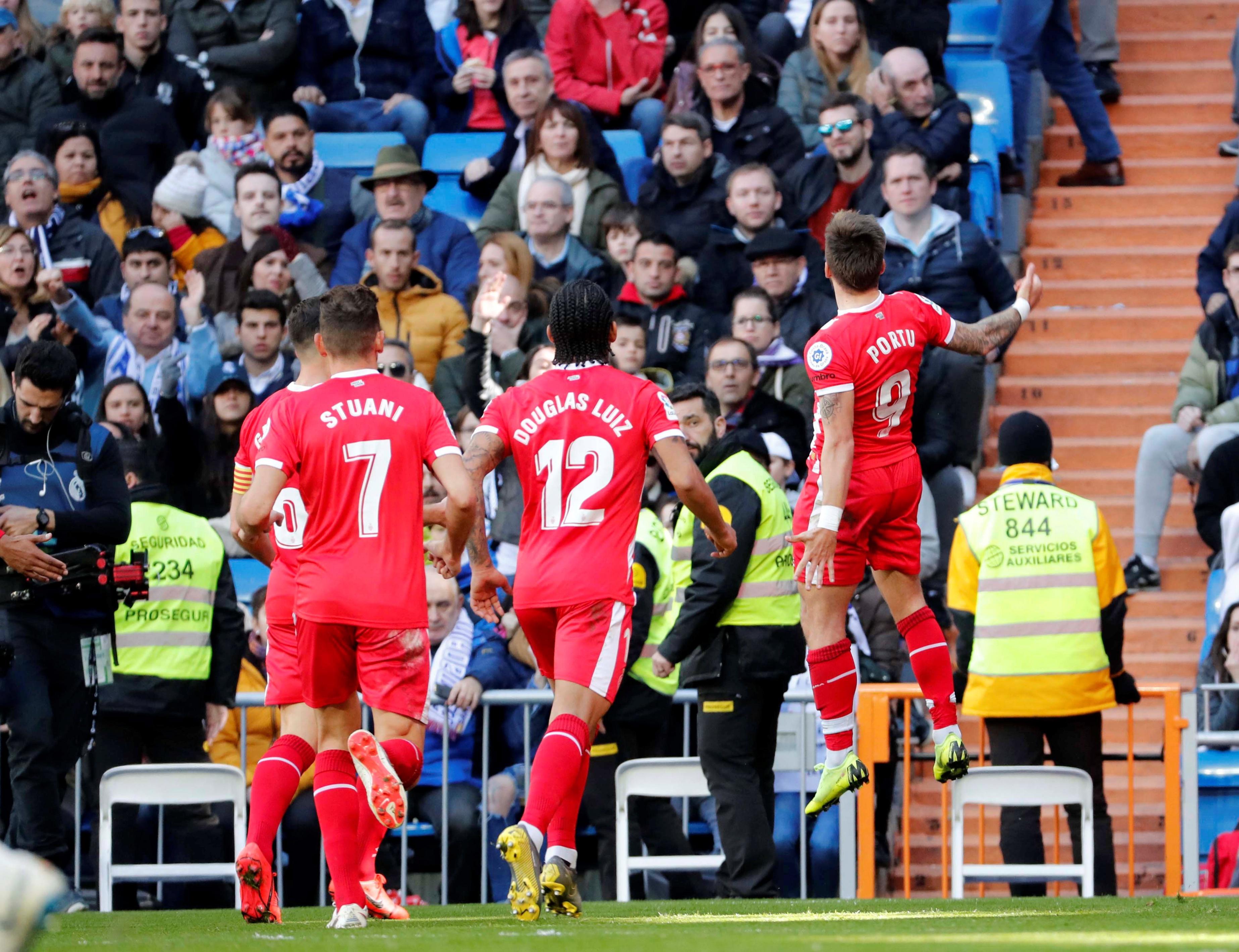 表现不甚满 表现不甚满